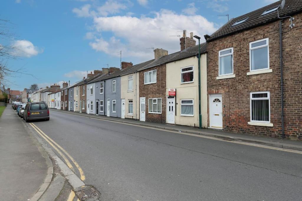 Town Centre & All The Comforts! Guisborough Exterior foto