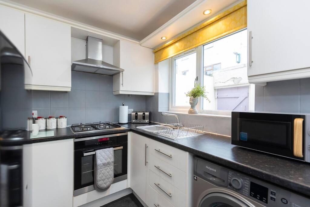 Town Centre & All The Comforts! Guisborough Exterior foto