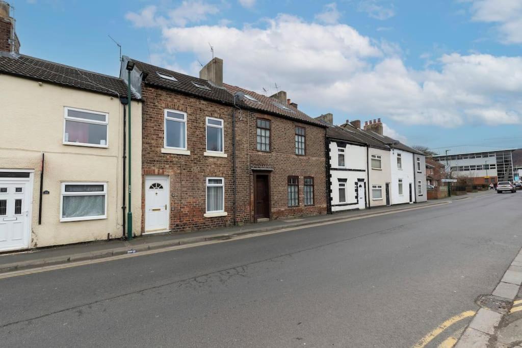 Town Centre & All The Comforts! Guisborough Exterior foto